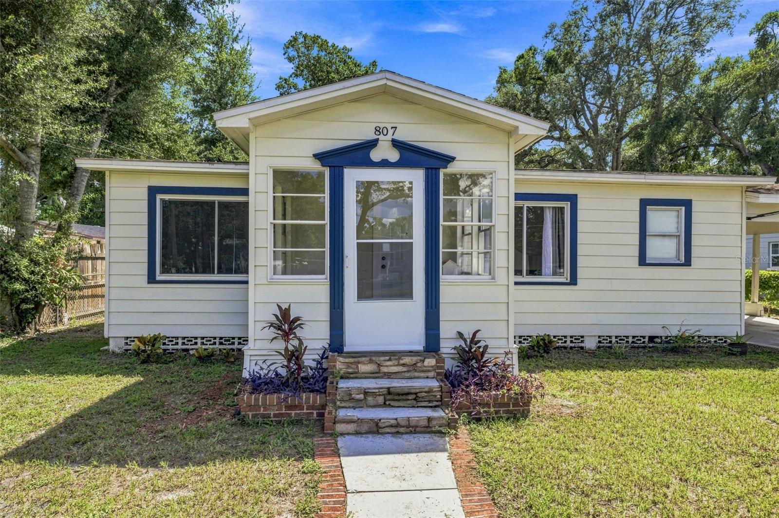 807 E ORCHID AVE — photo 3