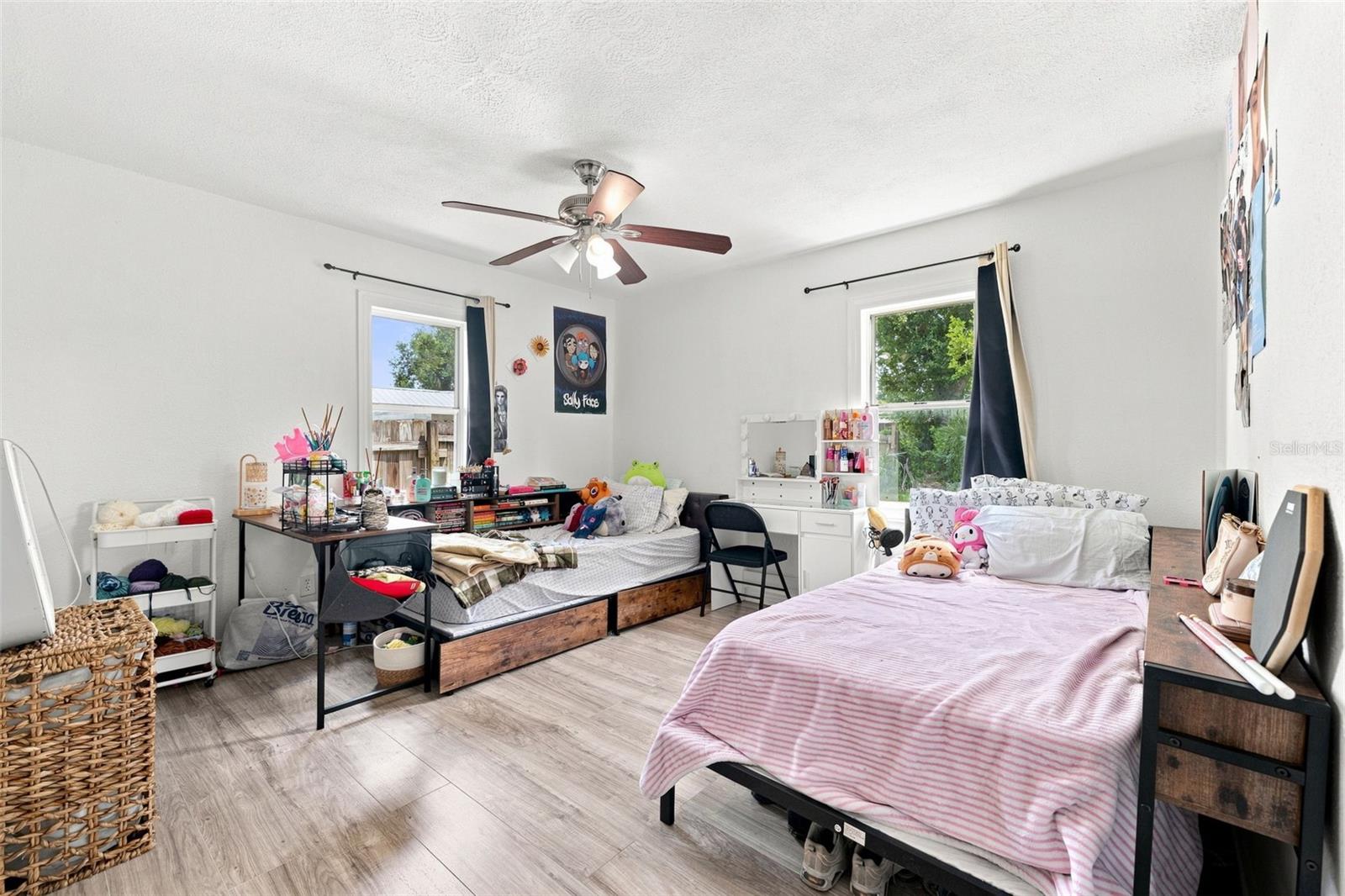 807 E ORCHID AVE — photo 17