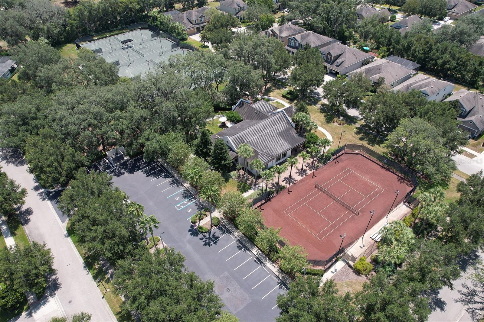 5847 HERONRISE CRESCENT DR — photo 31