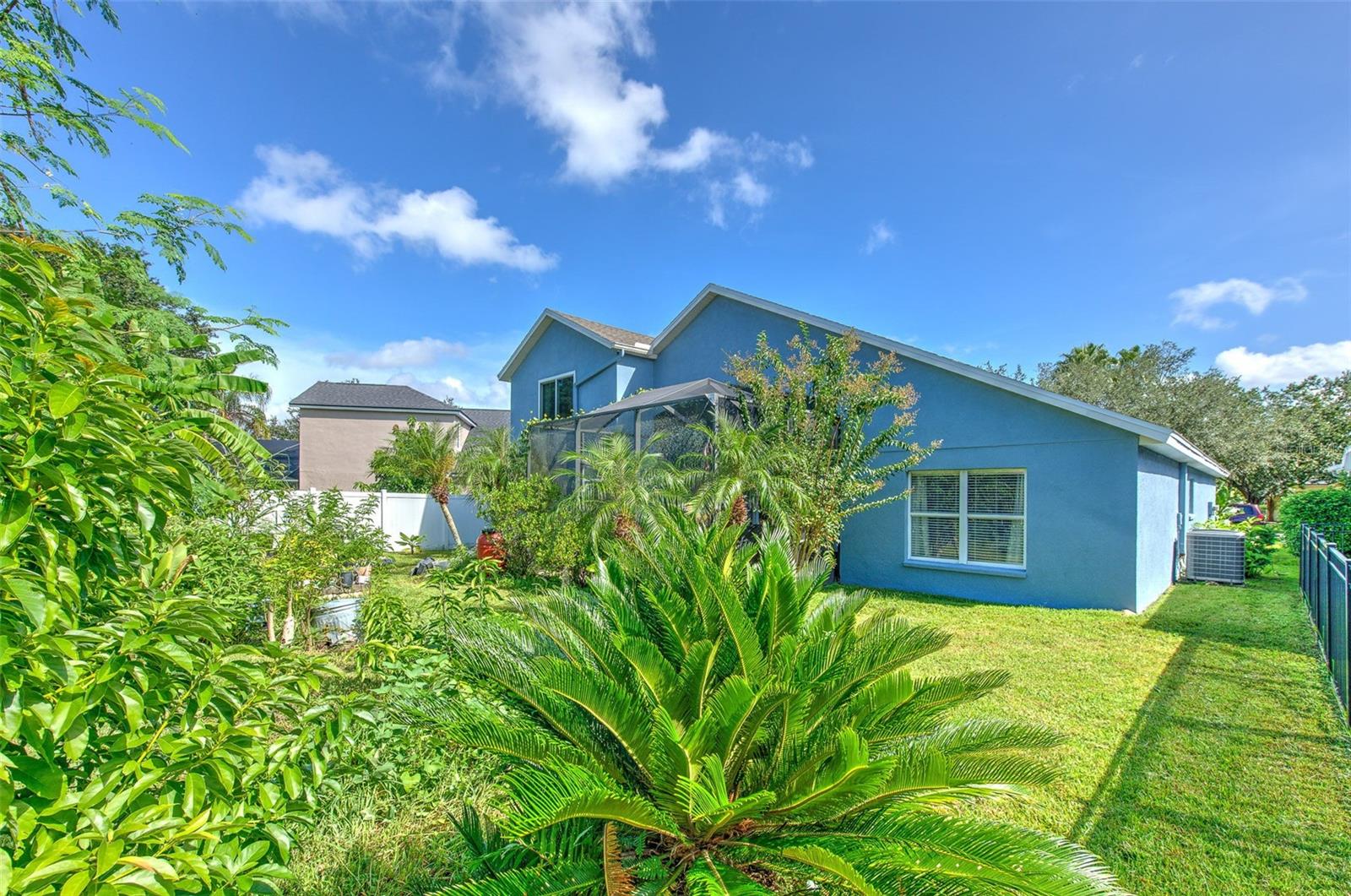 5847 HERONRISE CRESCENT DR — photo 27