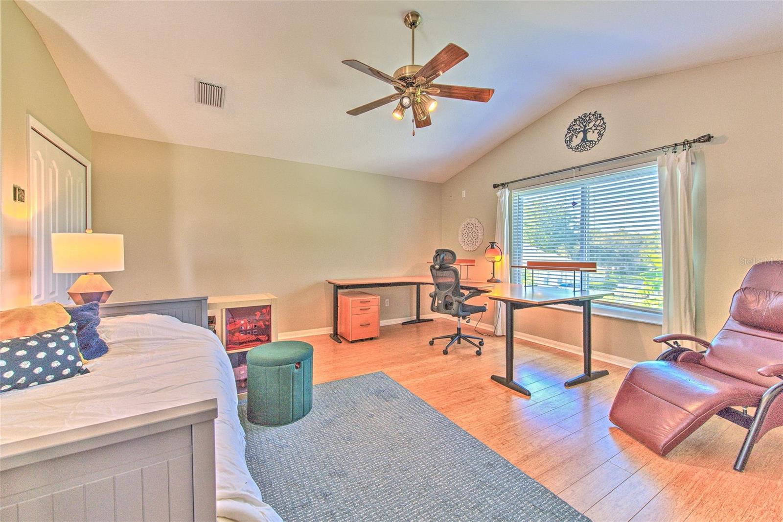 5847 HERONRISE CRESCENT DR — photo 22