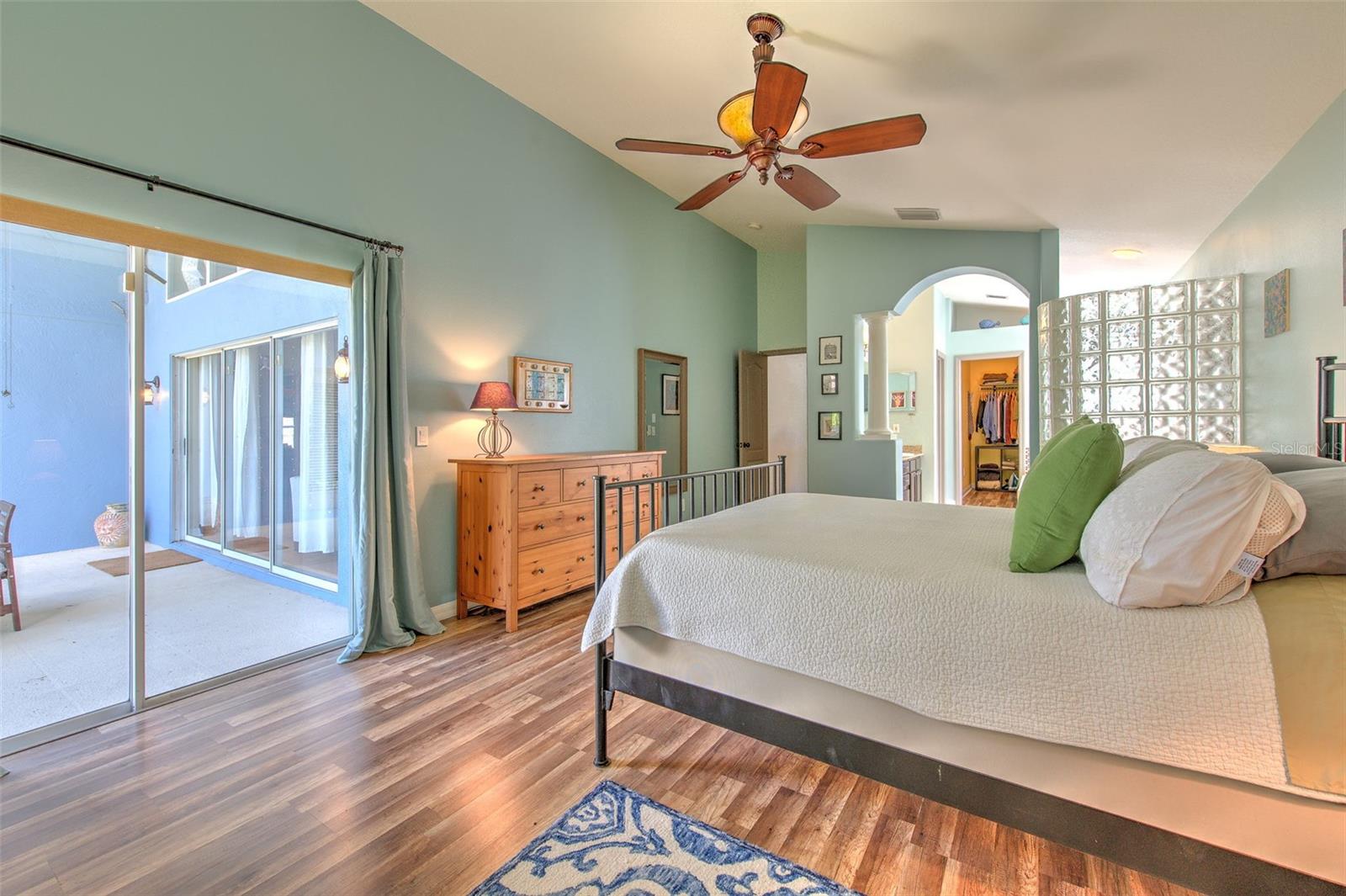 5847 HERONRISE CRESCENT DR — photo 14