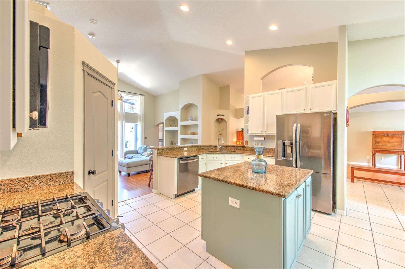 5847 HERONRISE CRESCENT DR — photo 9