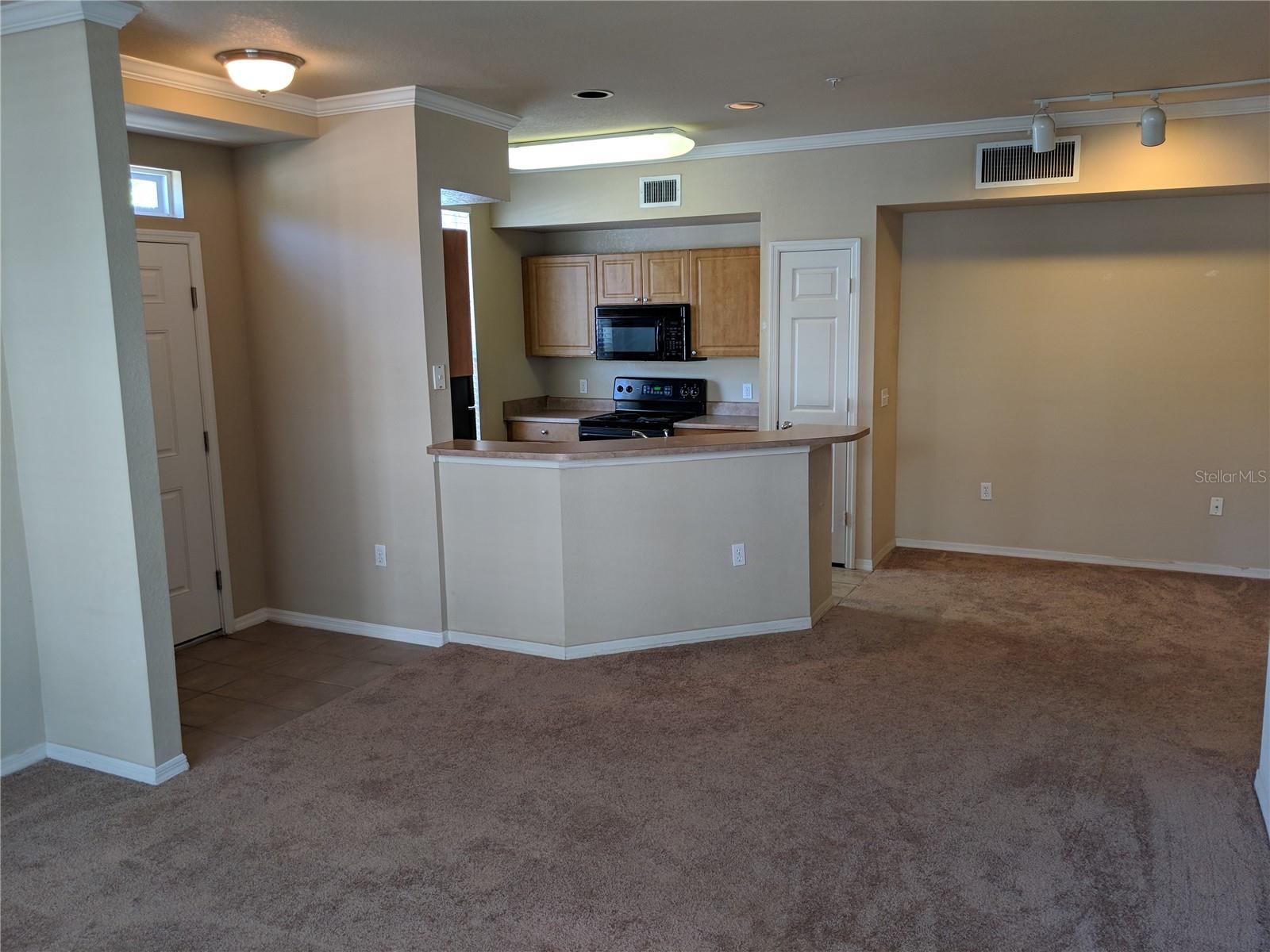 5570 ROSEHILL RD #102 — photo 4
