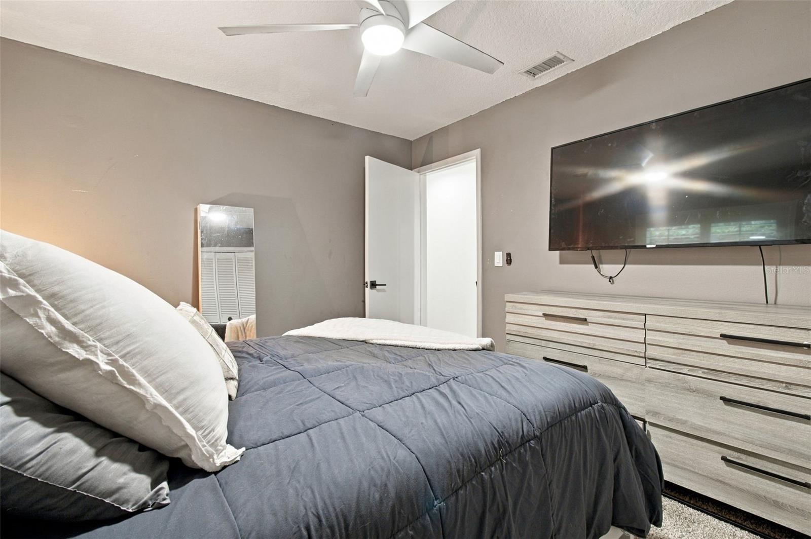 5041 PALOMA DR — photo 66
