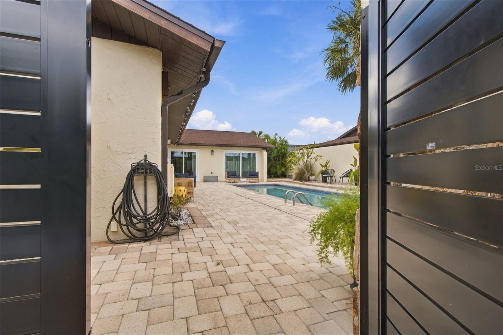 5041 PALOMA DR — photo 12
