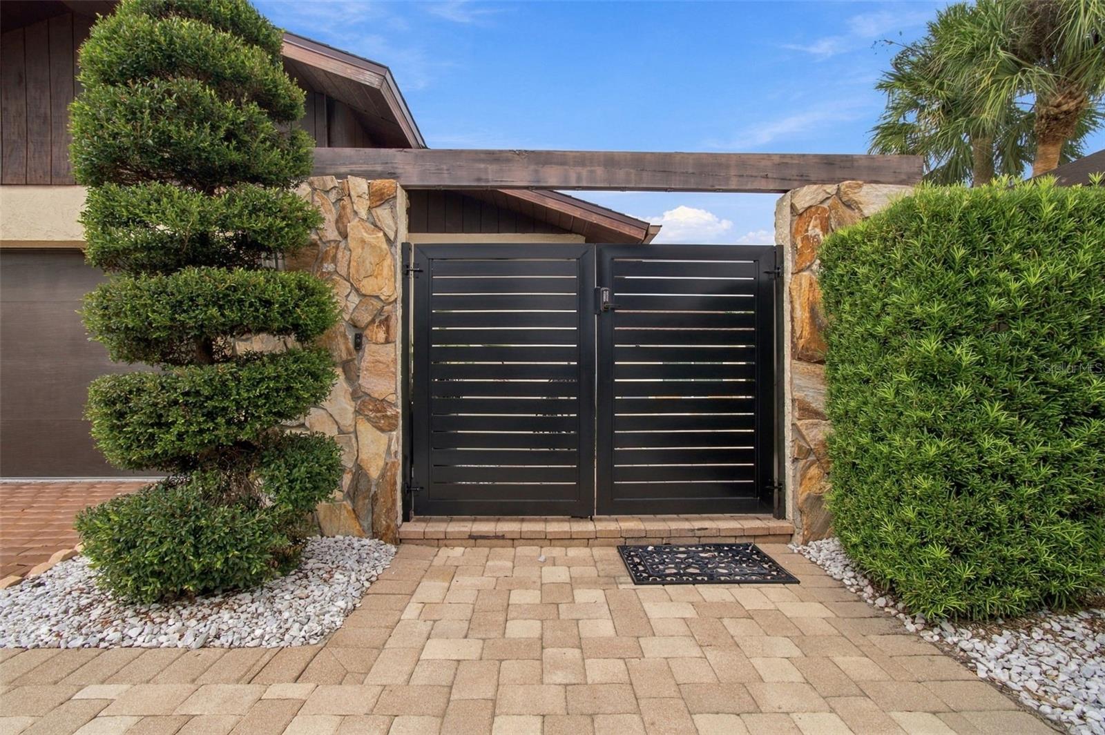 5041 PALOMA DR — photo 10