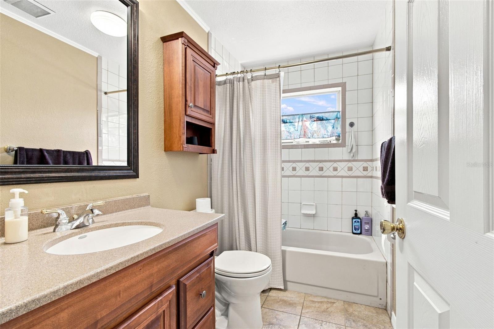 5 VENETIAN CT — photo 33