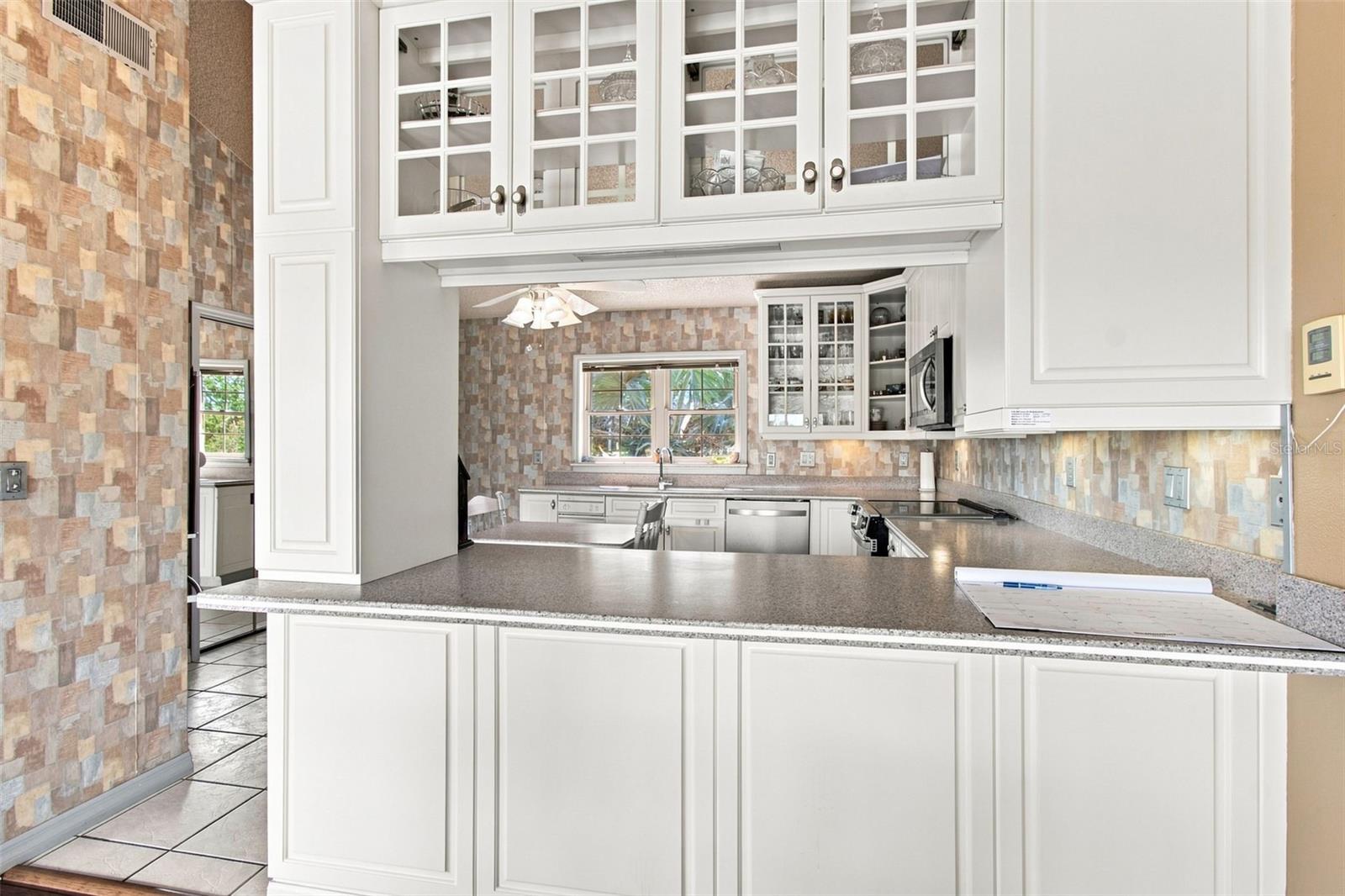 5 VENETIAN CT — photo 18