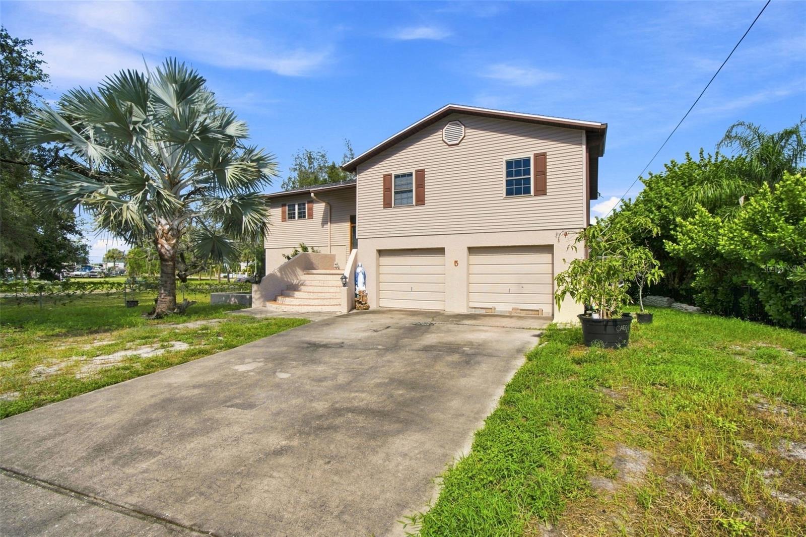 5 VENETIAN CT — photo 6