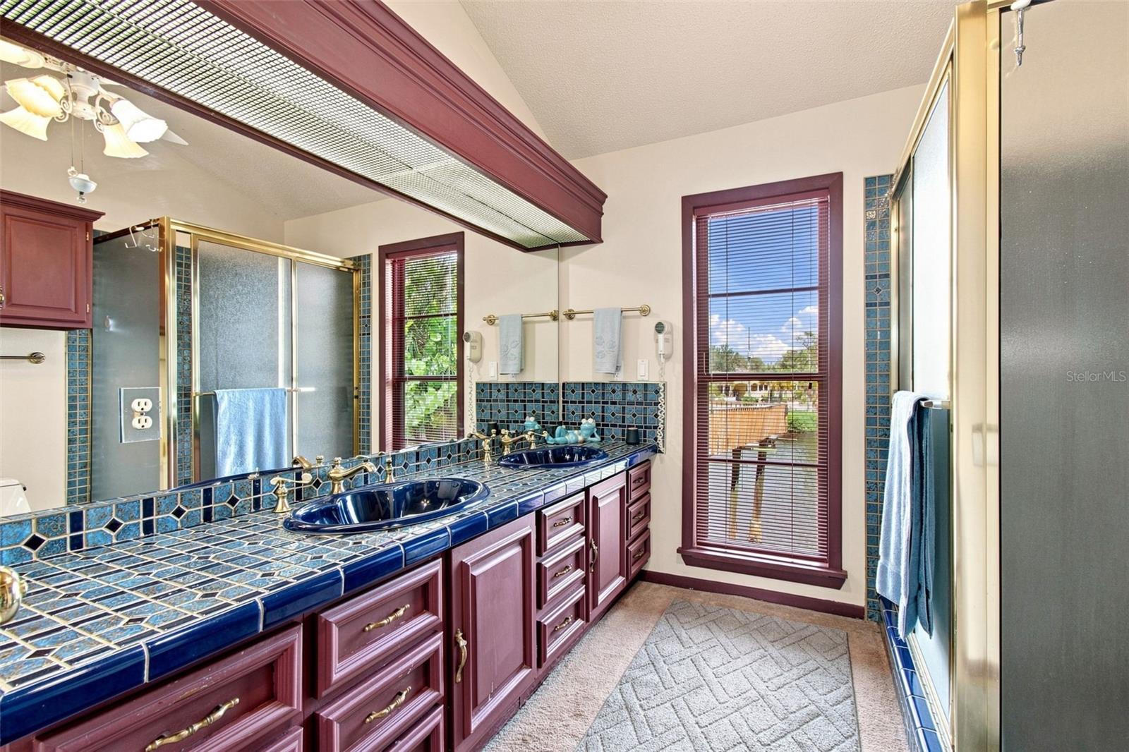 5 VENETIAN CT — photo 29