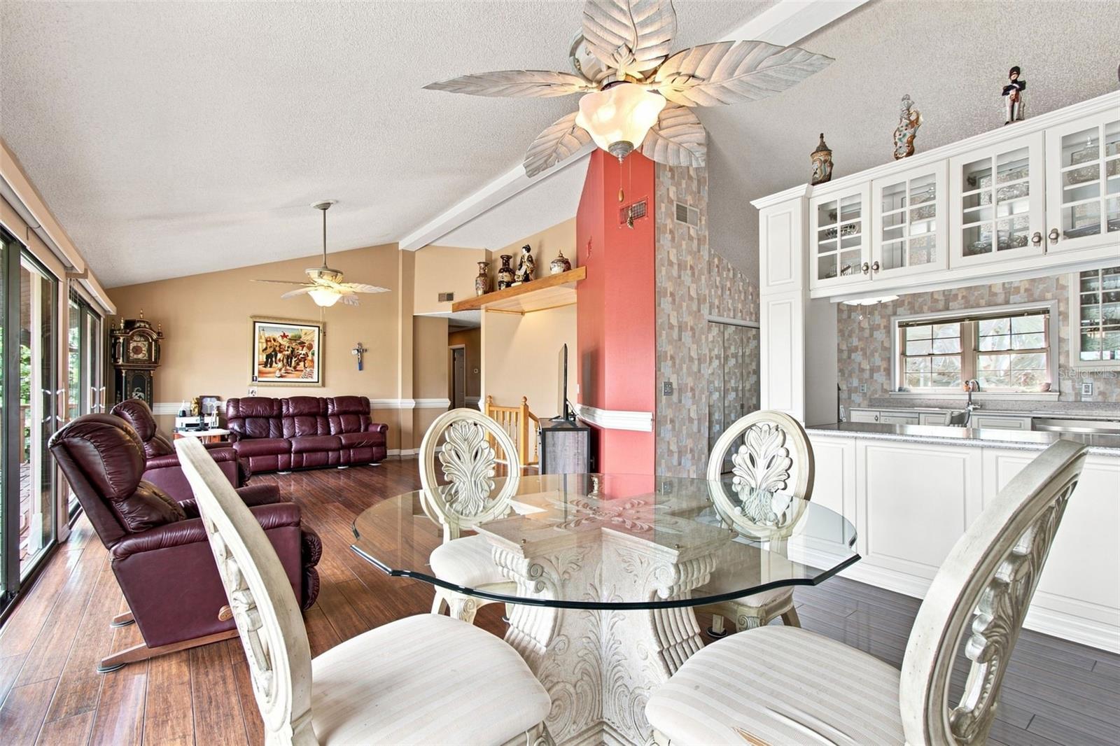 5 VENETIAN CT — photo 14