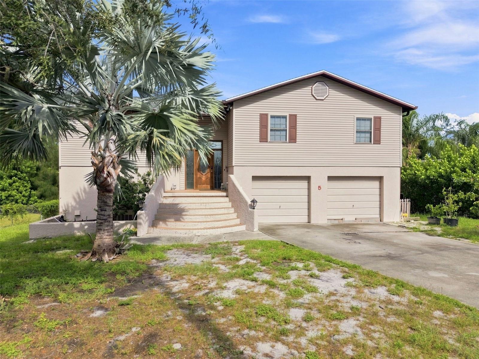 5 VENETIAN CT — photo 2