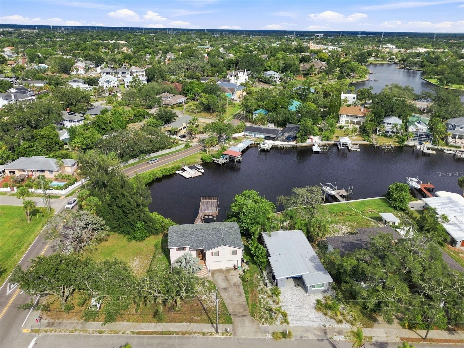 5 VENETIAN CT — photo 4