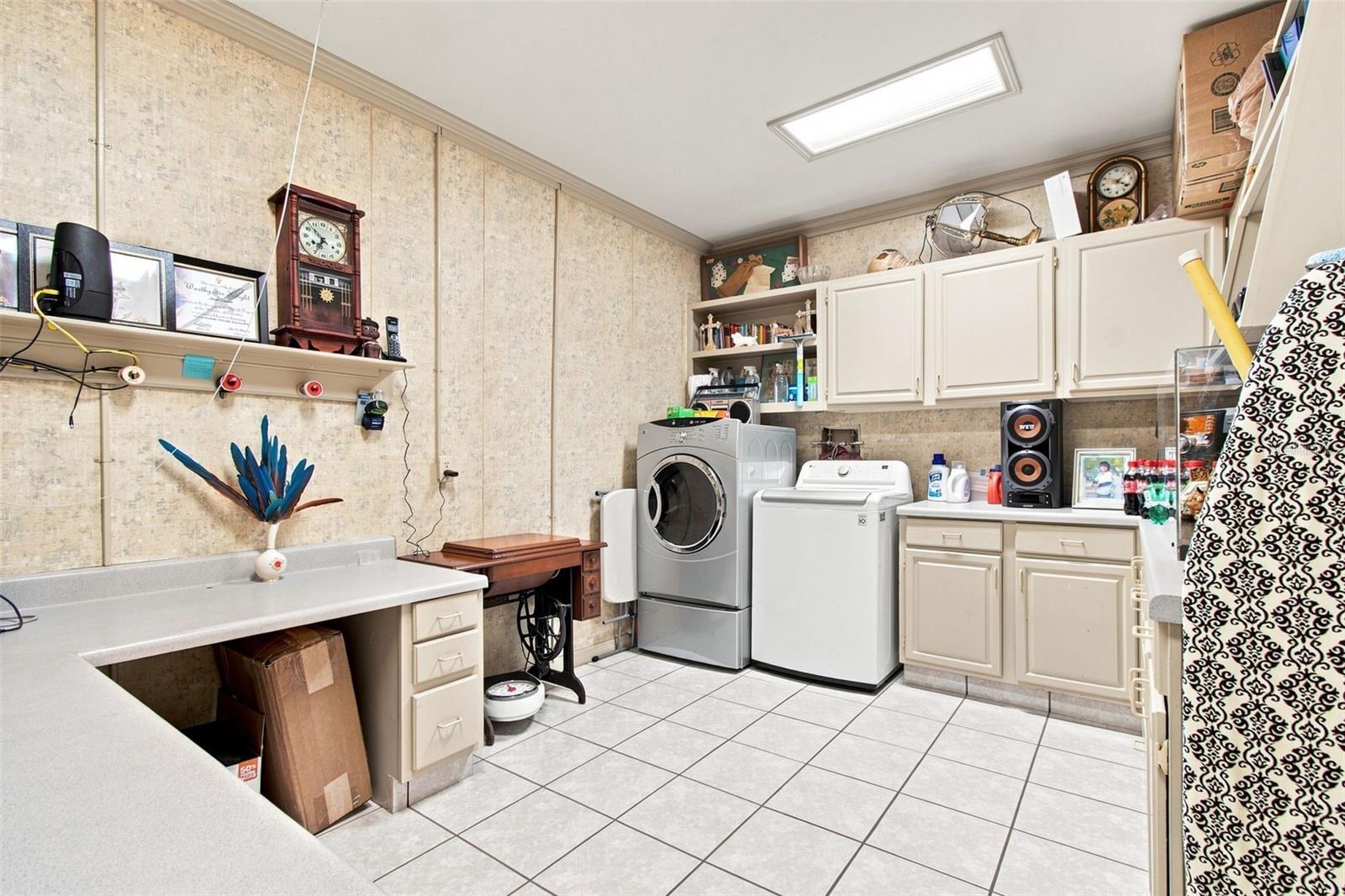 5 VENETIAN CT — photo 40