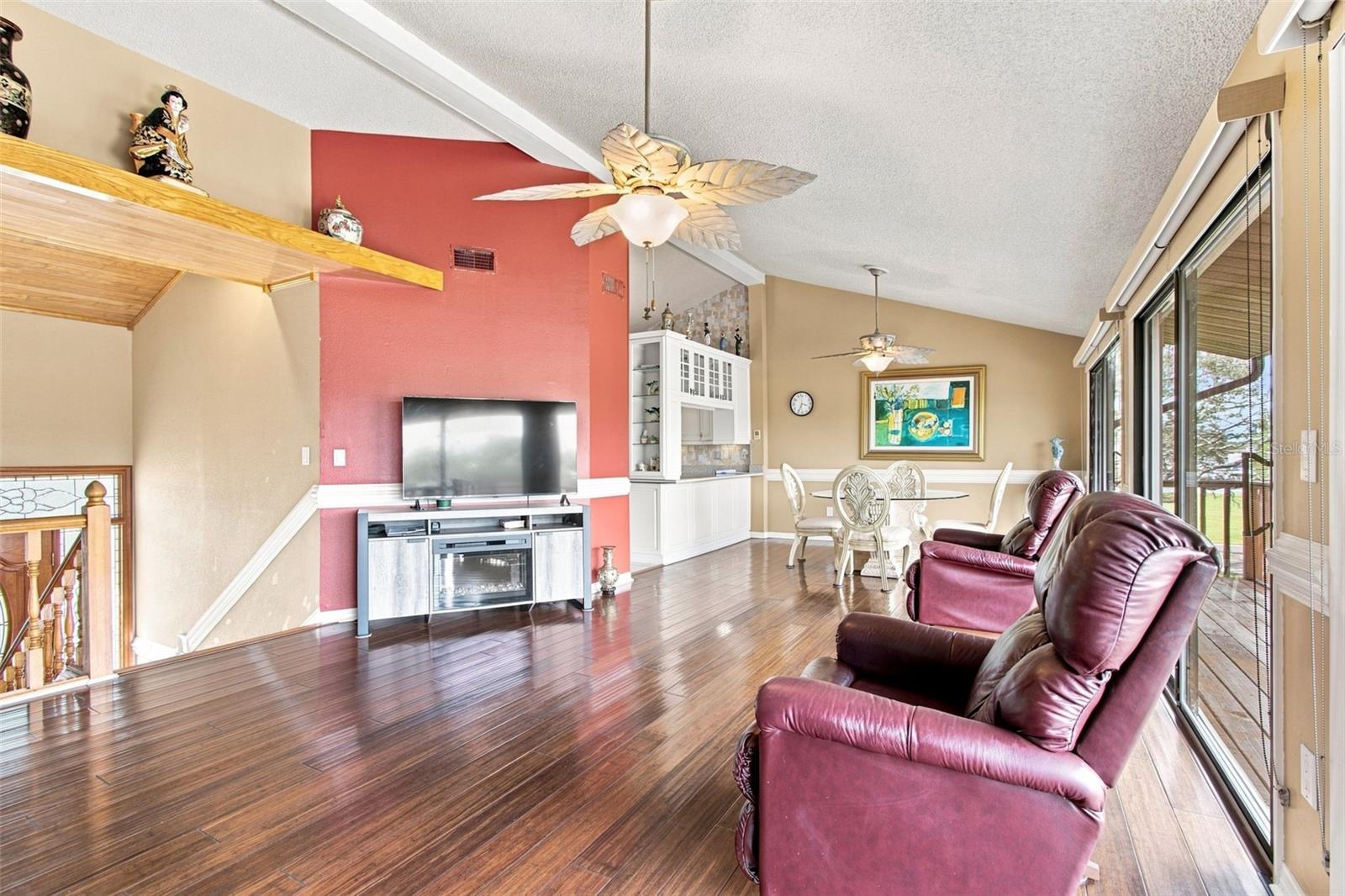 5 VENETIAN CT — photo 10