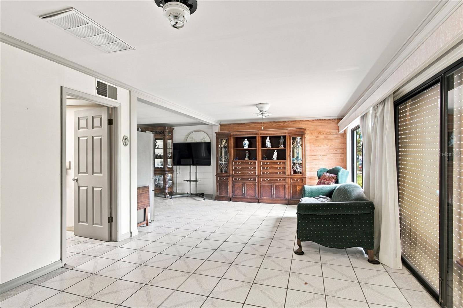 5 VENETIAN CT — photo 45