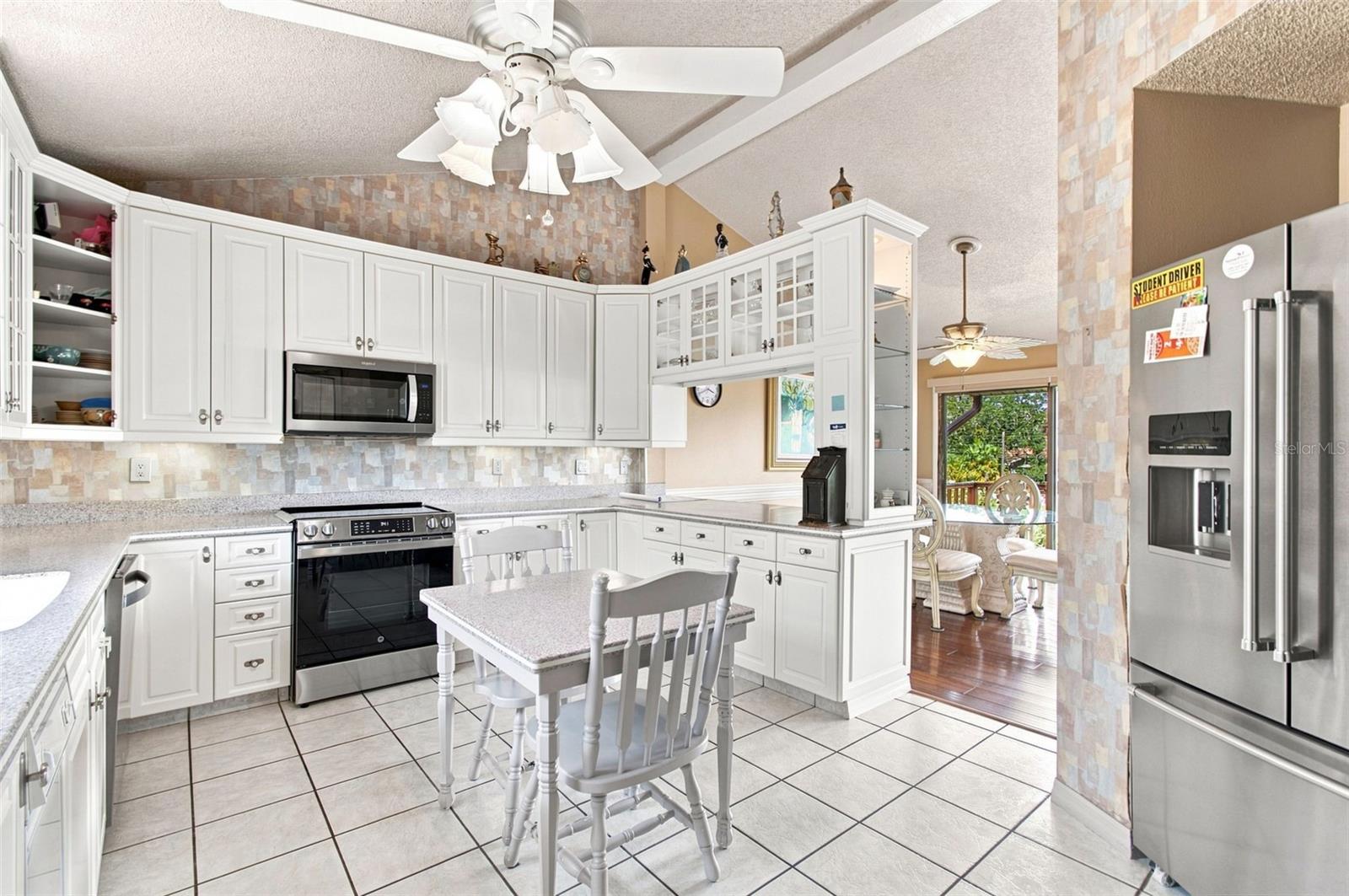 5 VENETIAN CT — photo 21