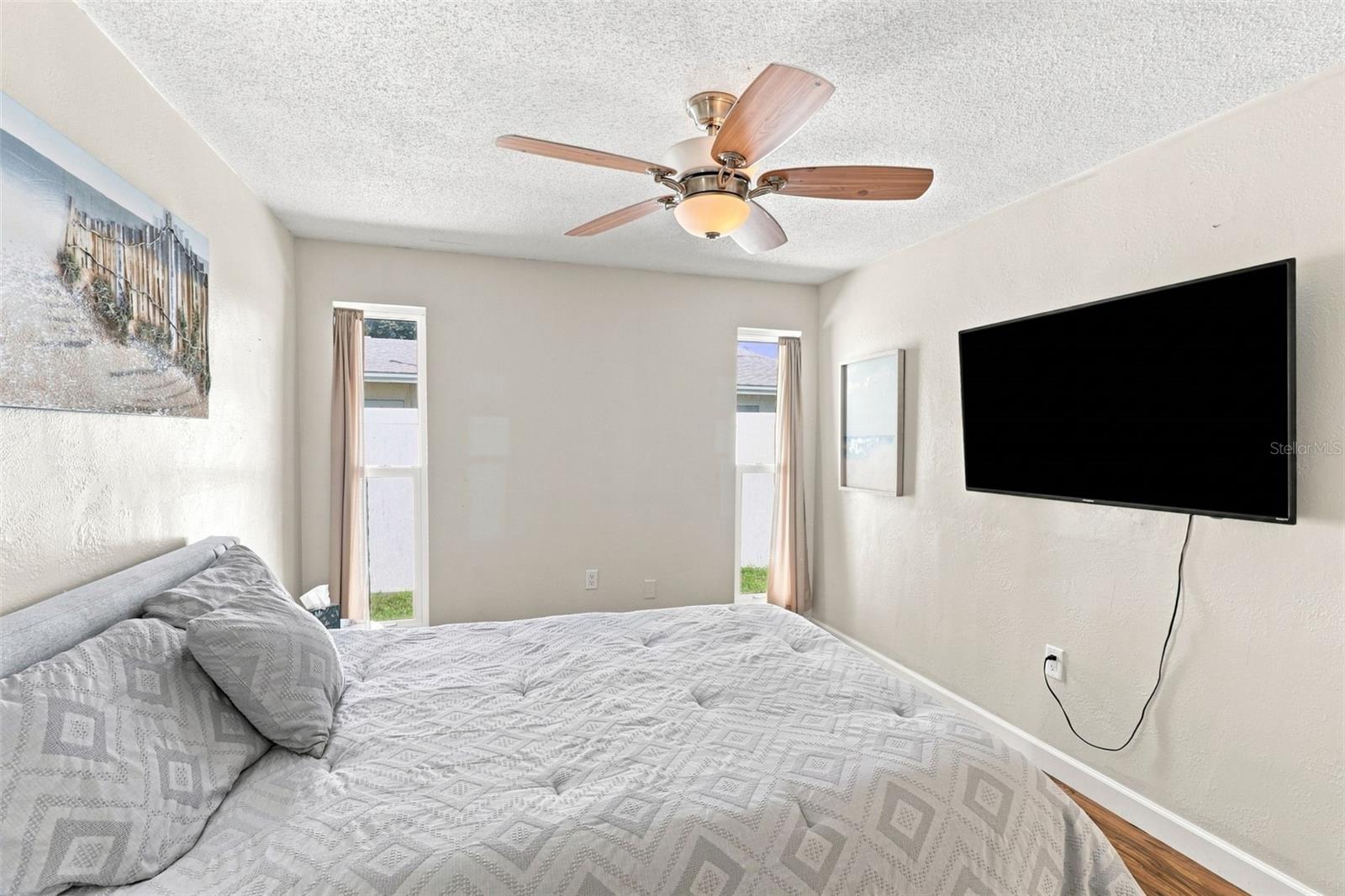 1511 S HILLCREST AVE — photo 17