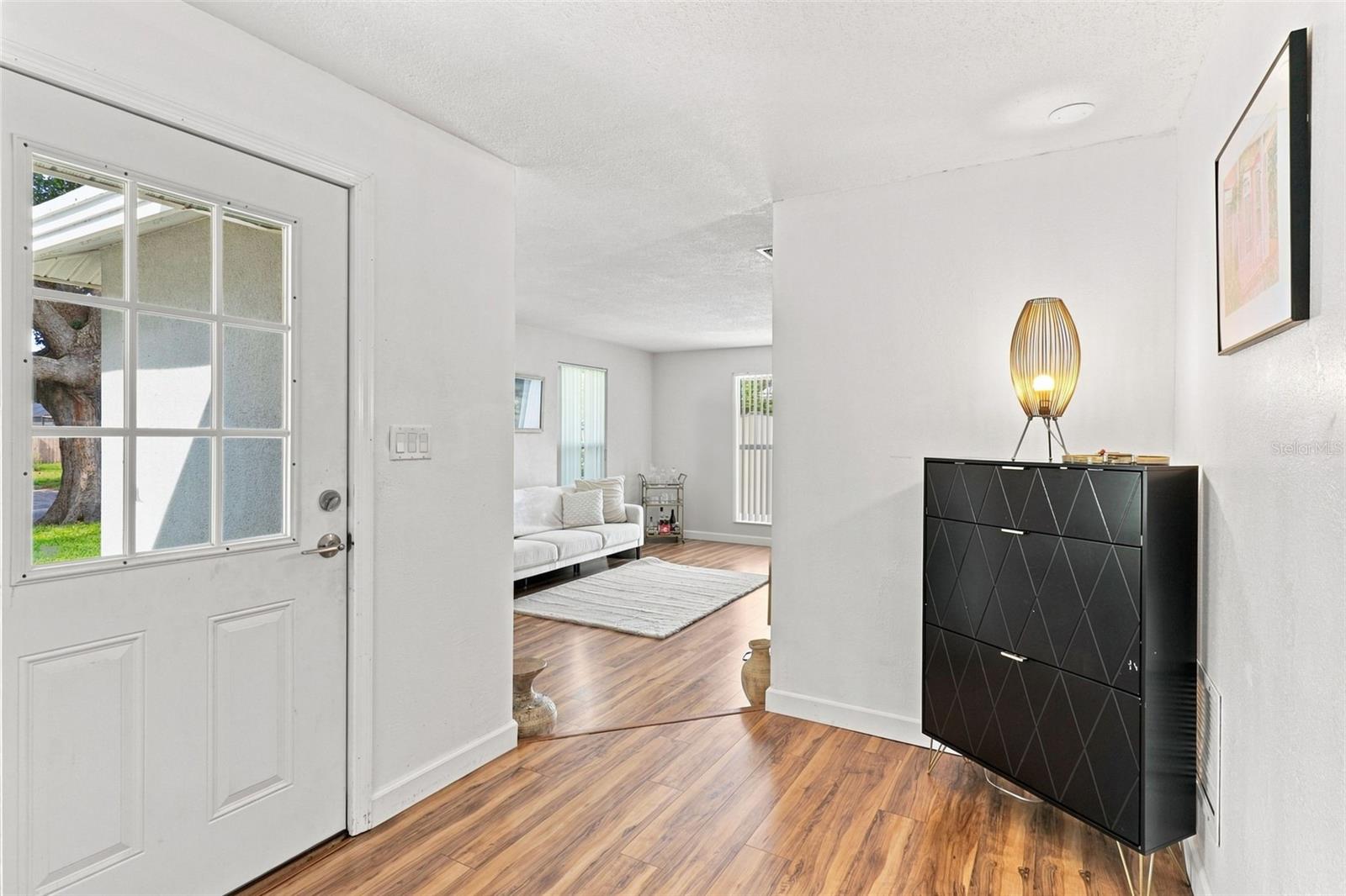 1511 S HILLCREST AVE — photo 3