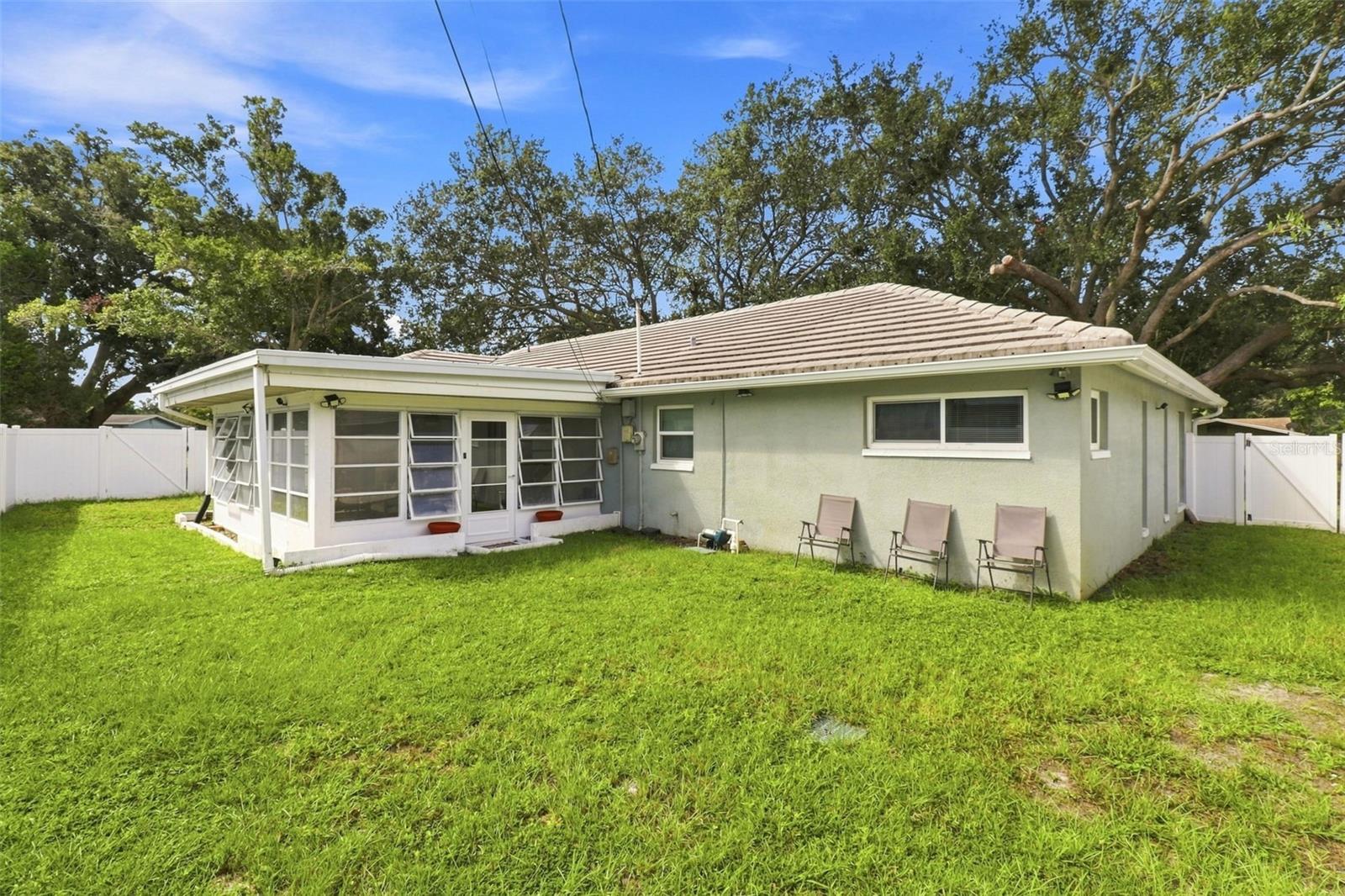 1511 S HILLCREST AVE — photo 18