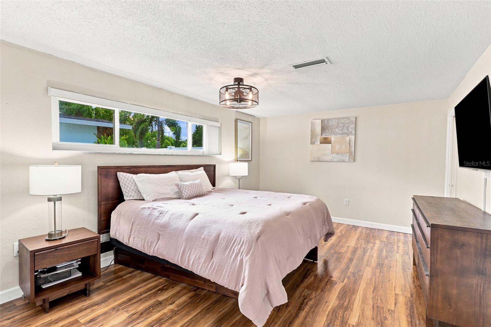 1511 S HILLCREST AVE — photo 10