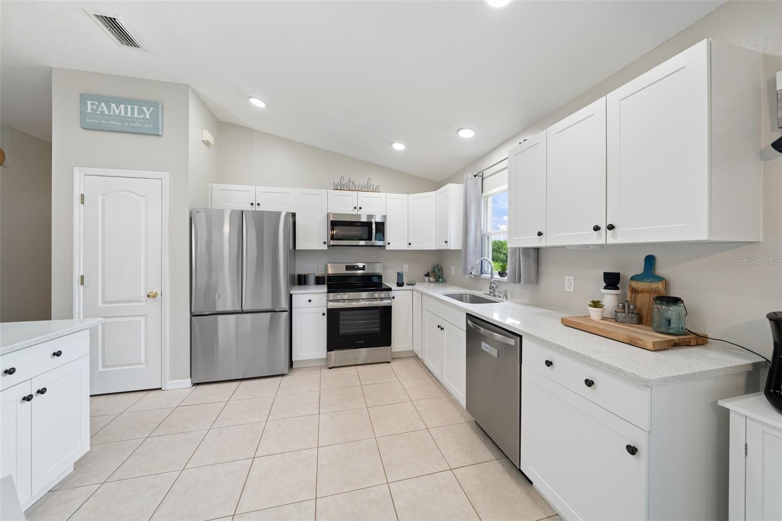 7905 CHARING CROSS WAY — photo 8