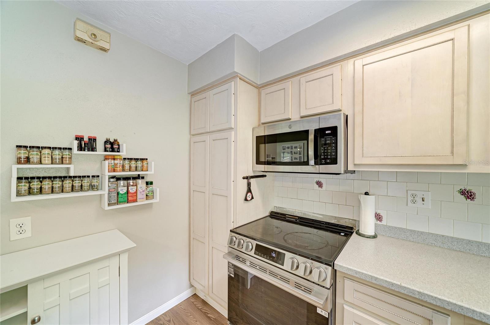 5423 21ST ST W — photo 15