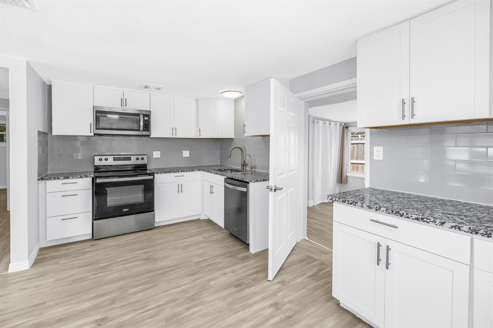 10354 110TH AVE — photo 10