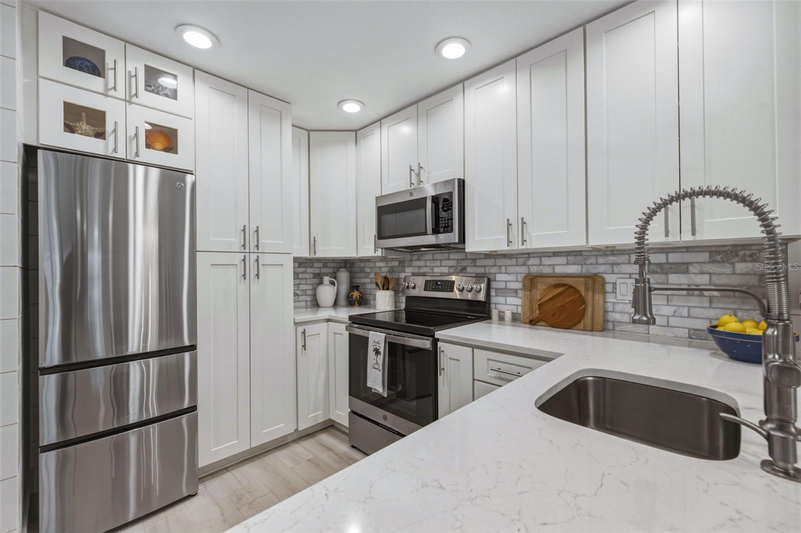 230 MEDALLION BLVD #F — photo 6