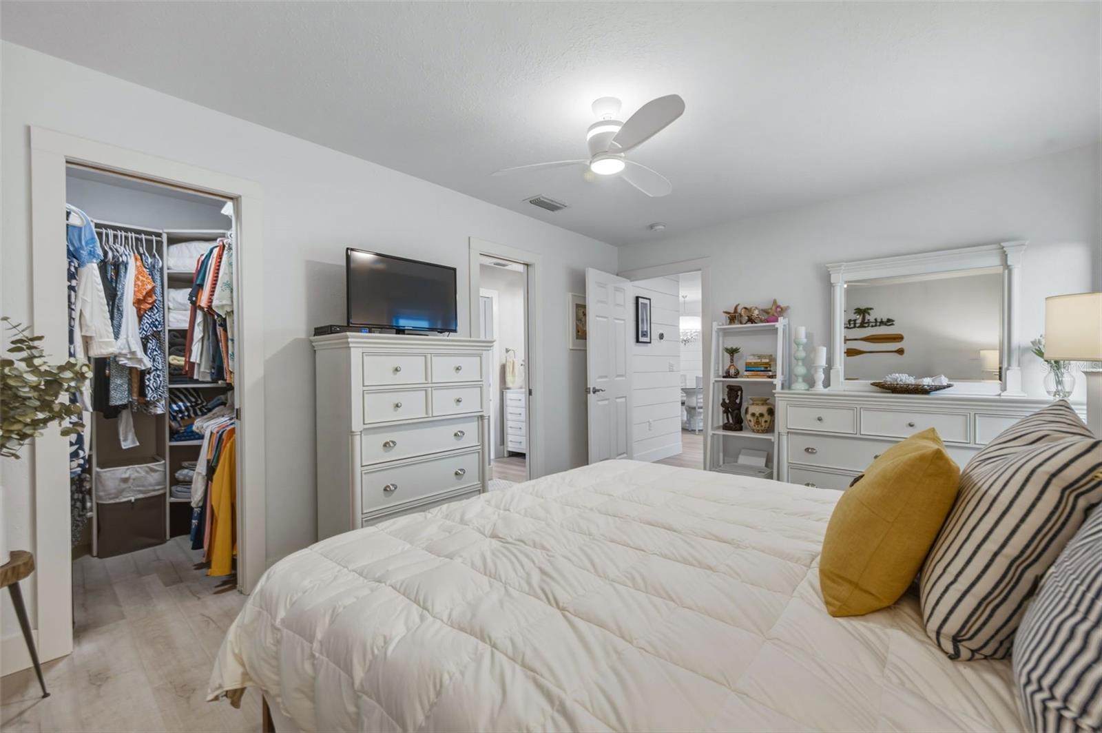 230 MEDALLION BLVD #F — photo 17