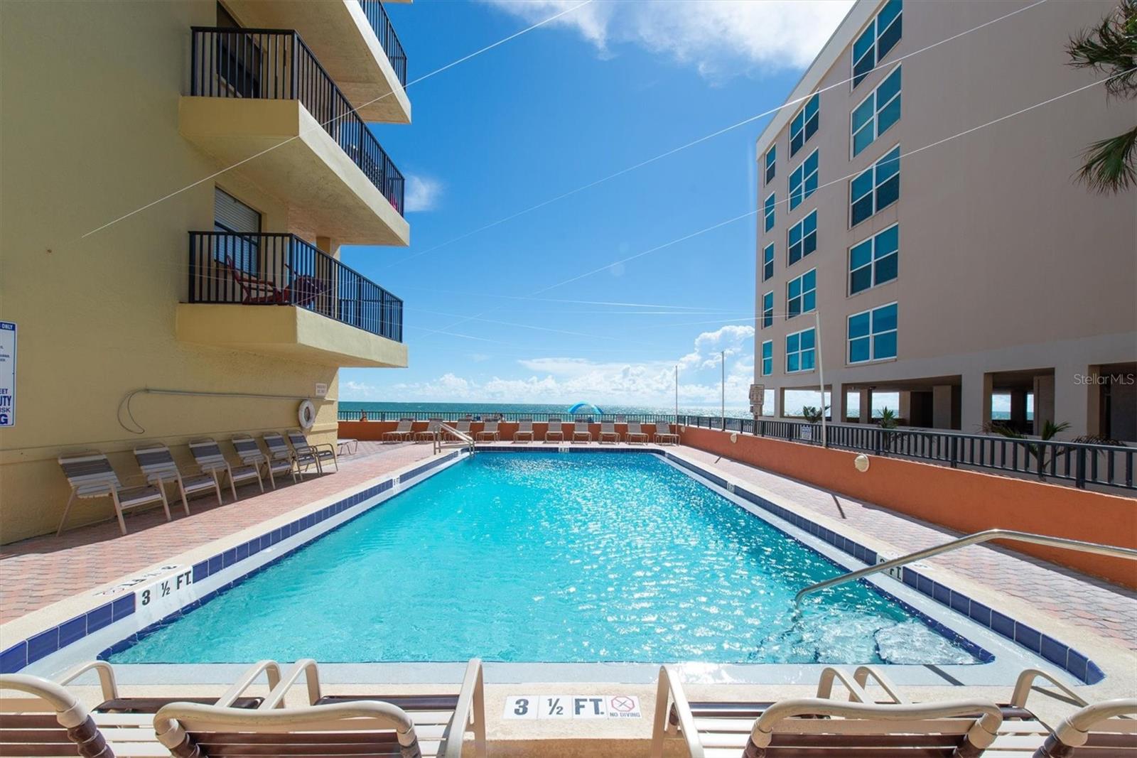 14710 GULF BLVD #206 — photo 3