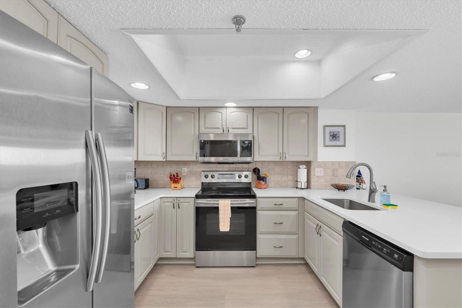 14710 GULF BLVD #206 — photo 12