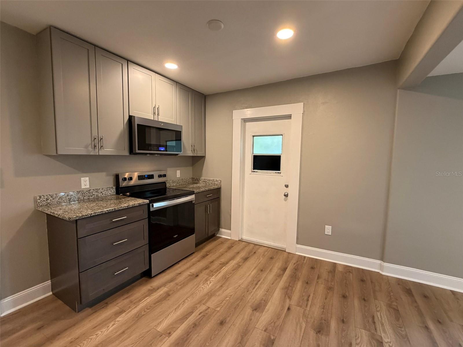 101 W LEMON ST #1 — photo 5