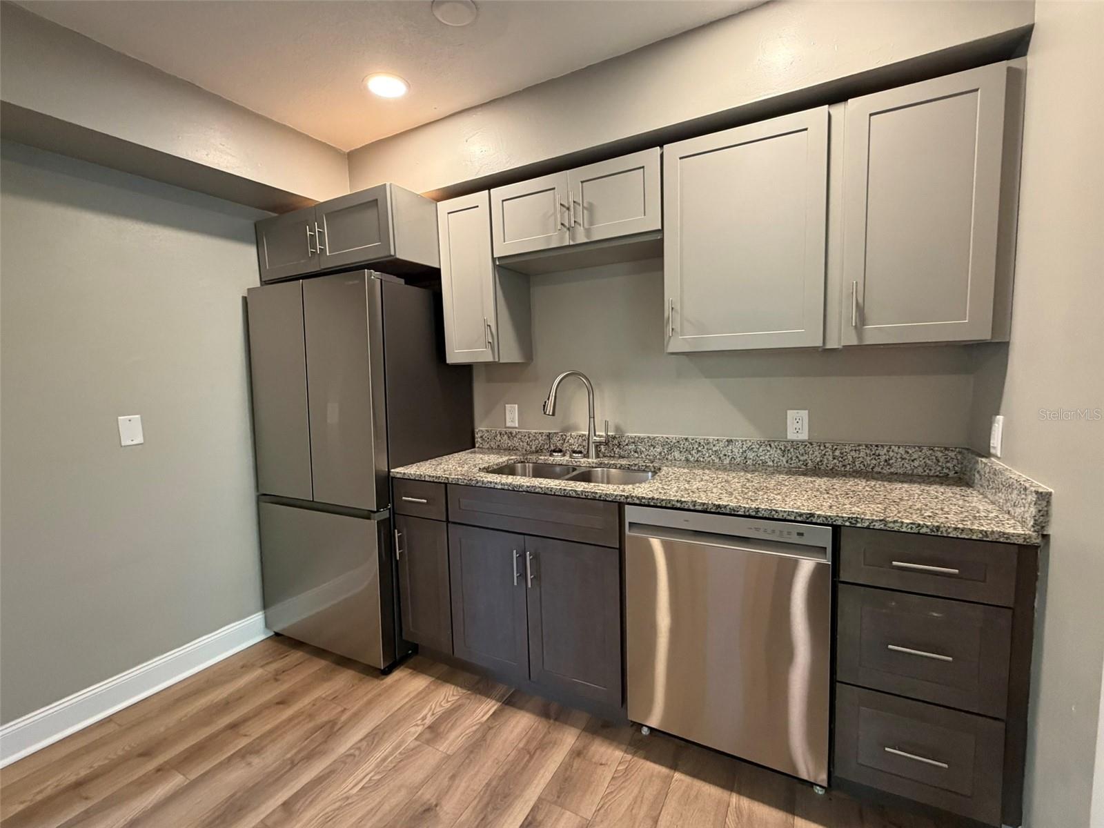 101 W LEMON ST #1 — photo 4
