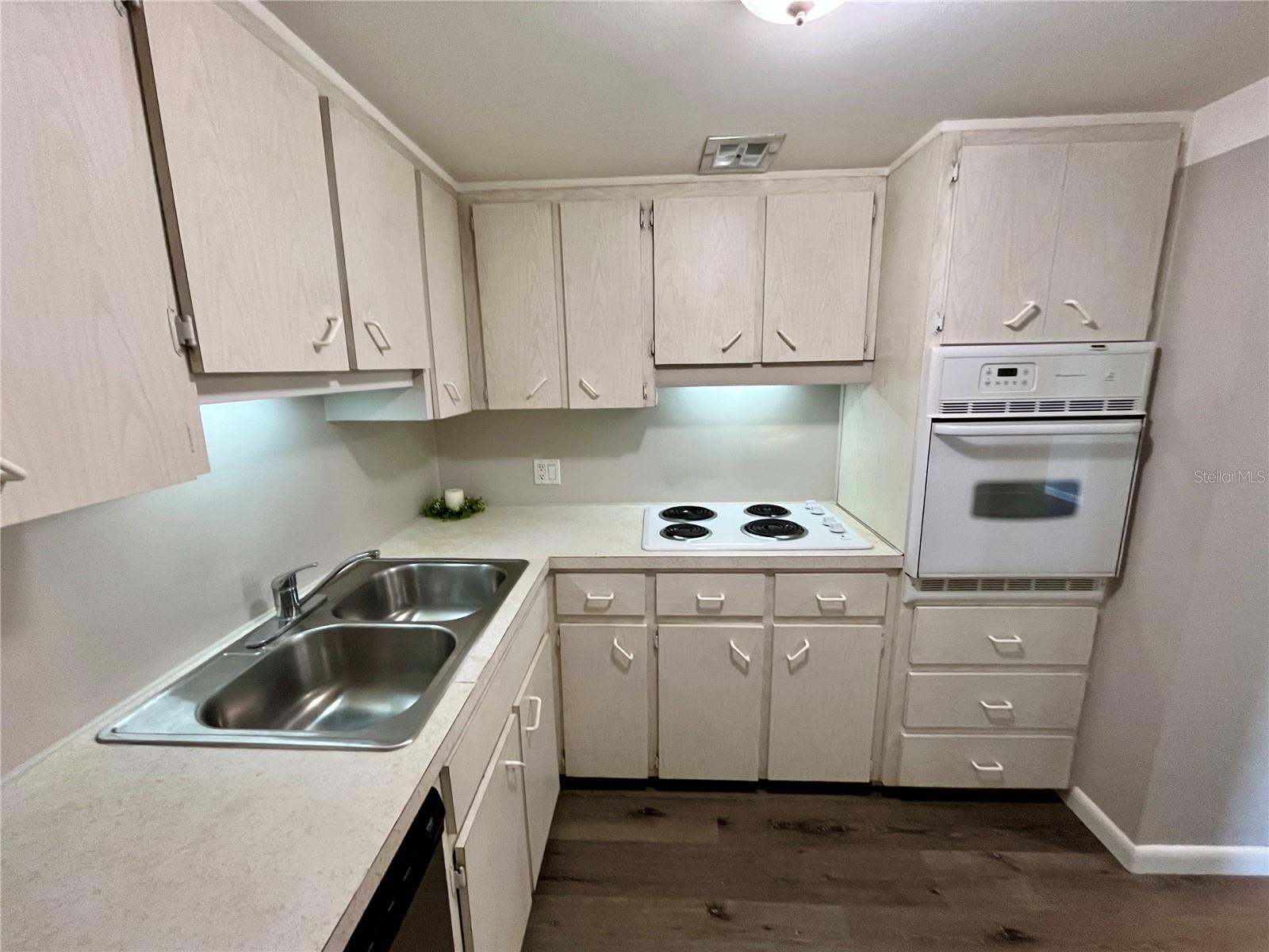 2000 WORLD PARKWAY BLVD #7 — photo 13