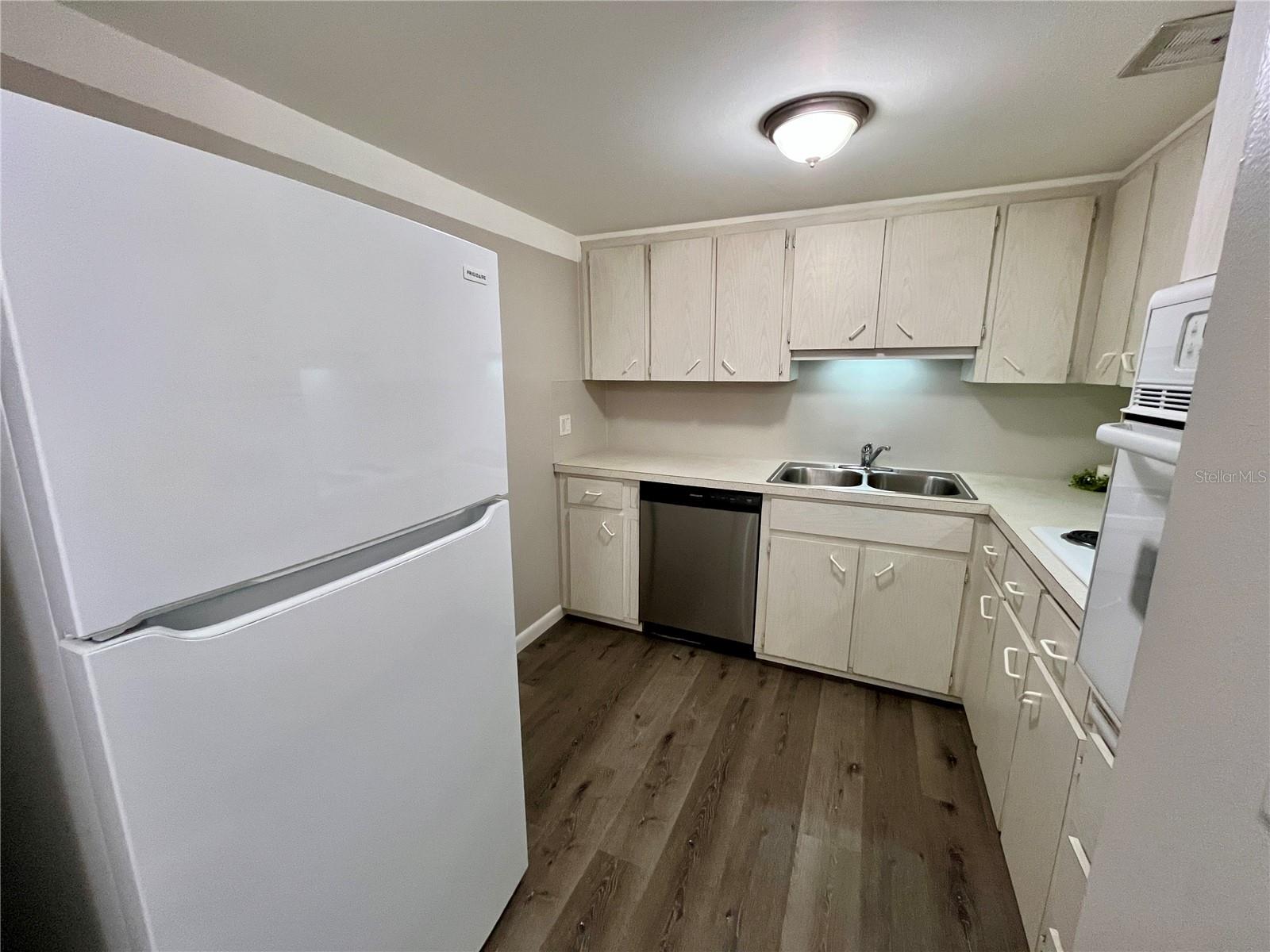 2000 WORLD PARKWAY BLVD #7 — photo 14