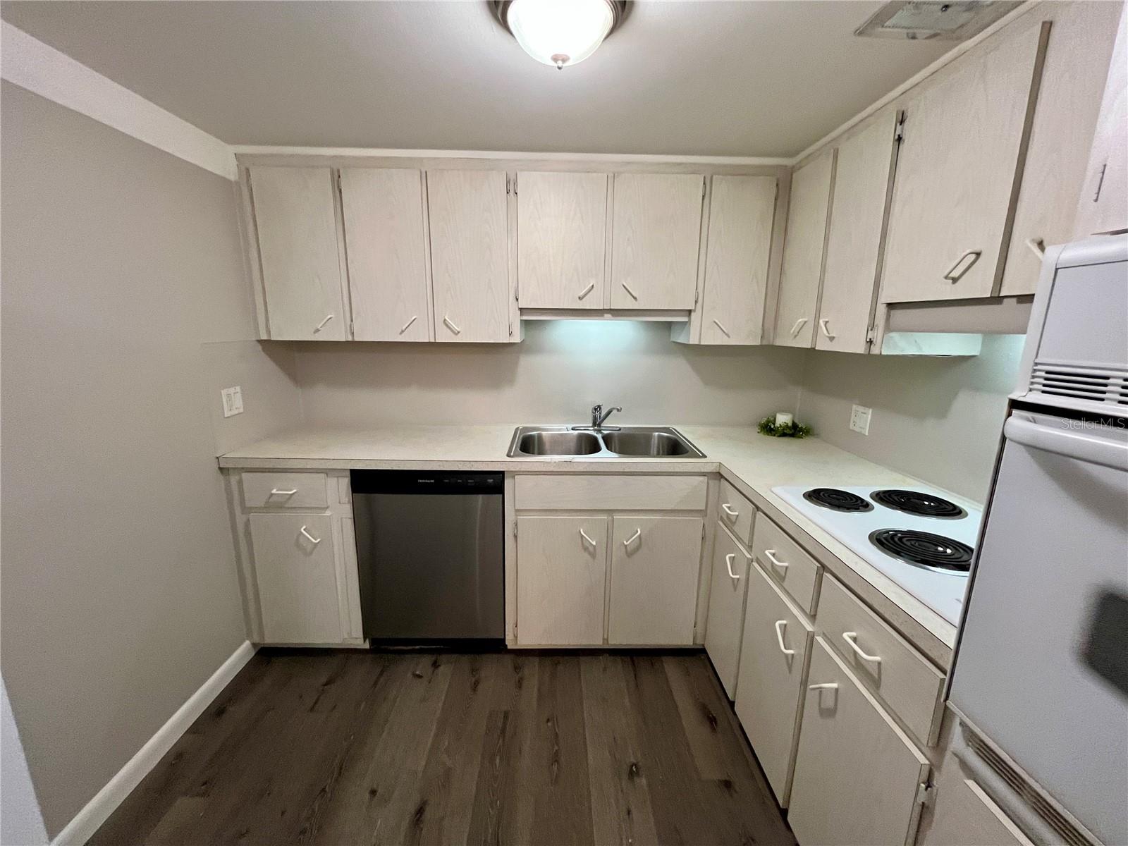 2000 WORLD PARKWAY BLVD #7 — photo 11