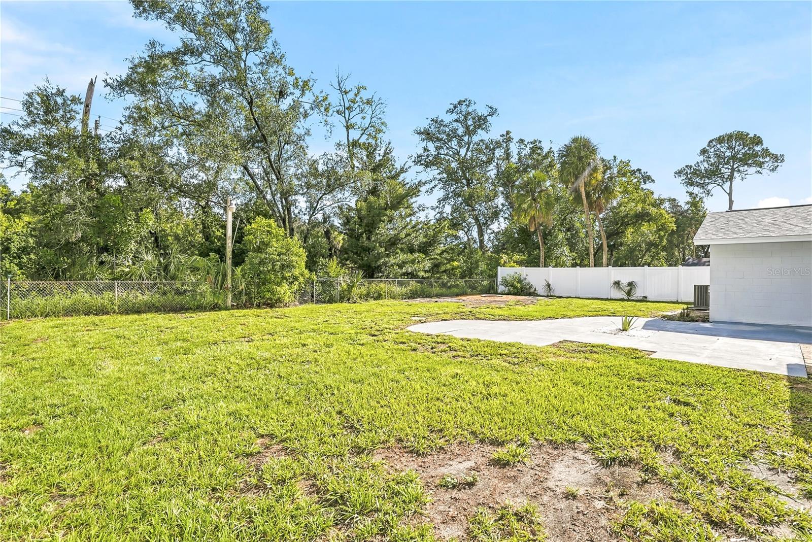 8011 FOUNTAIN AVE — photo 35