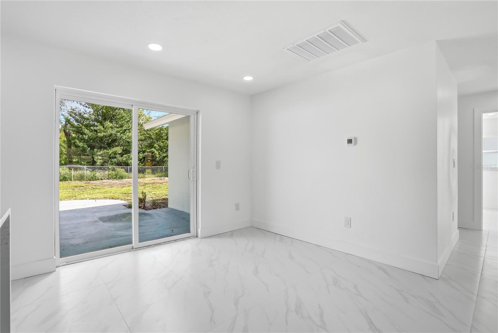 8011 FOUNTAIN AVE — photo 23