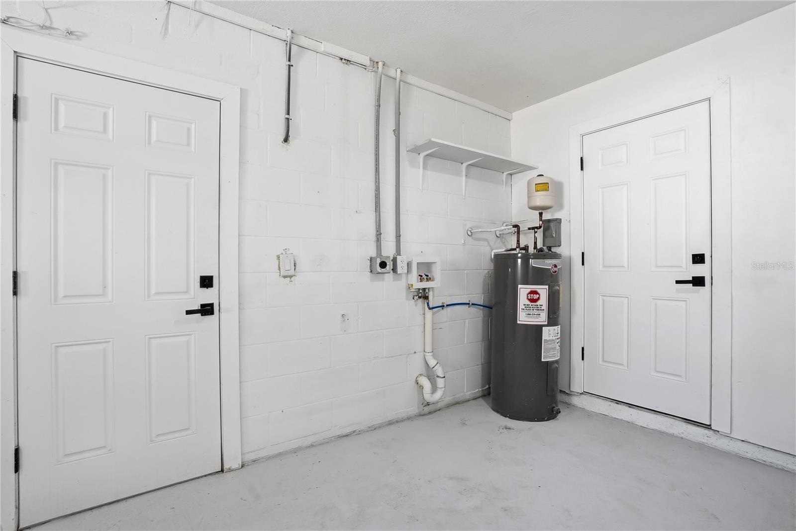 8011 FOUNTAIN AVE — photo 39