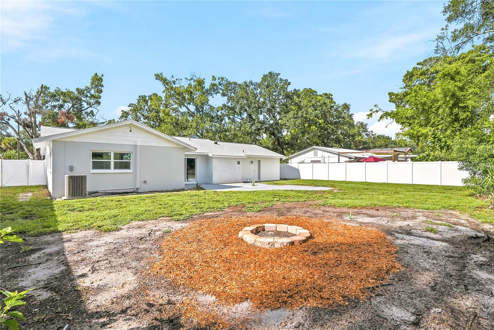 8011 FOUNTAIN AVE — photo 37