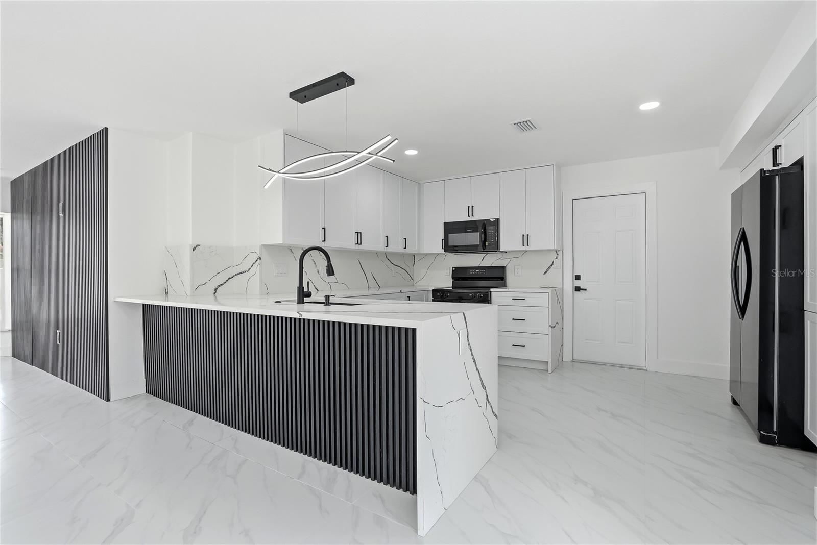 8011 FOUNTAIN AVE — photo 18