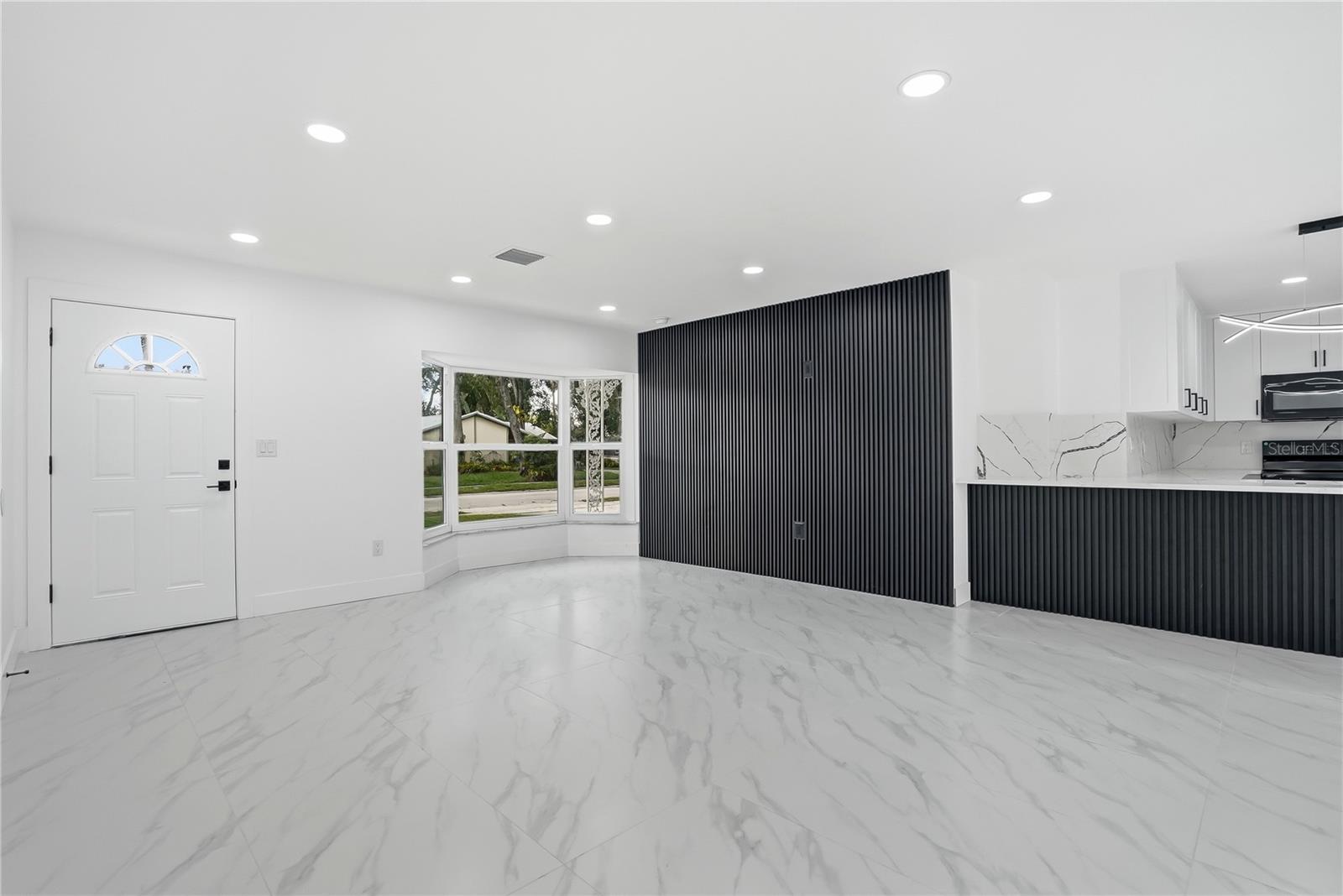 8011 FOUNTAIN AVE — photo 15