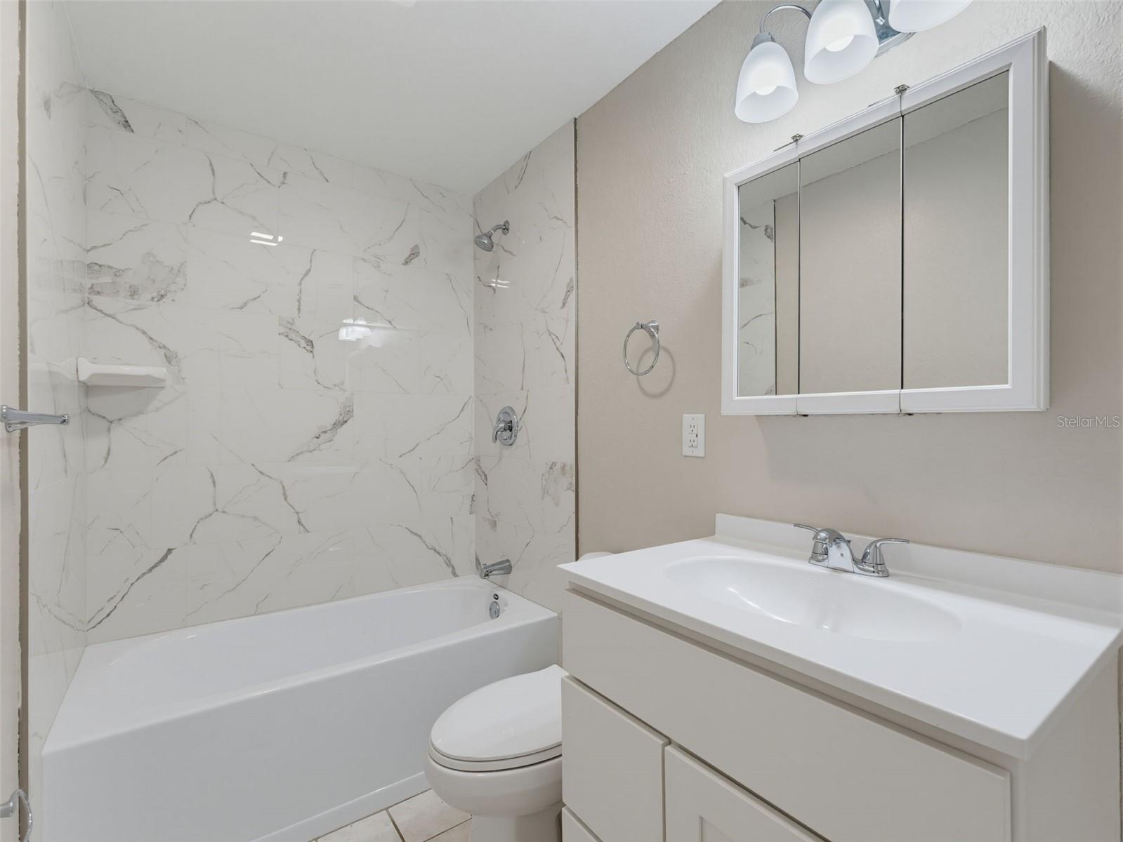 6310 PROVIDENCE CIR #4 — photo 4