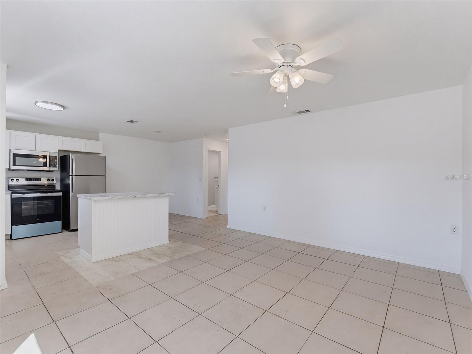 6310 PROVIDENCE CIR #4 — photo 3
