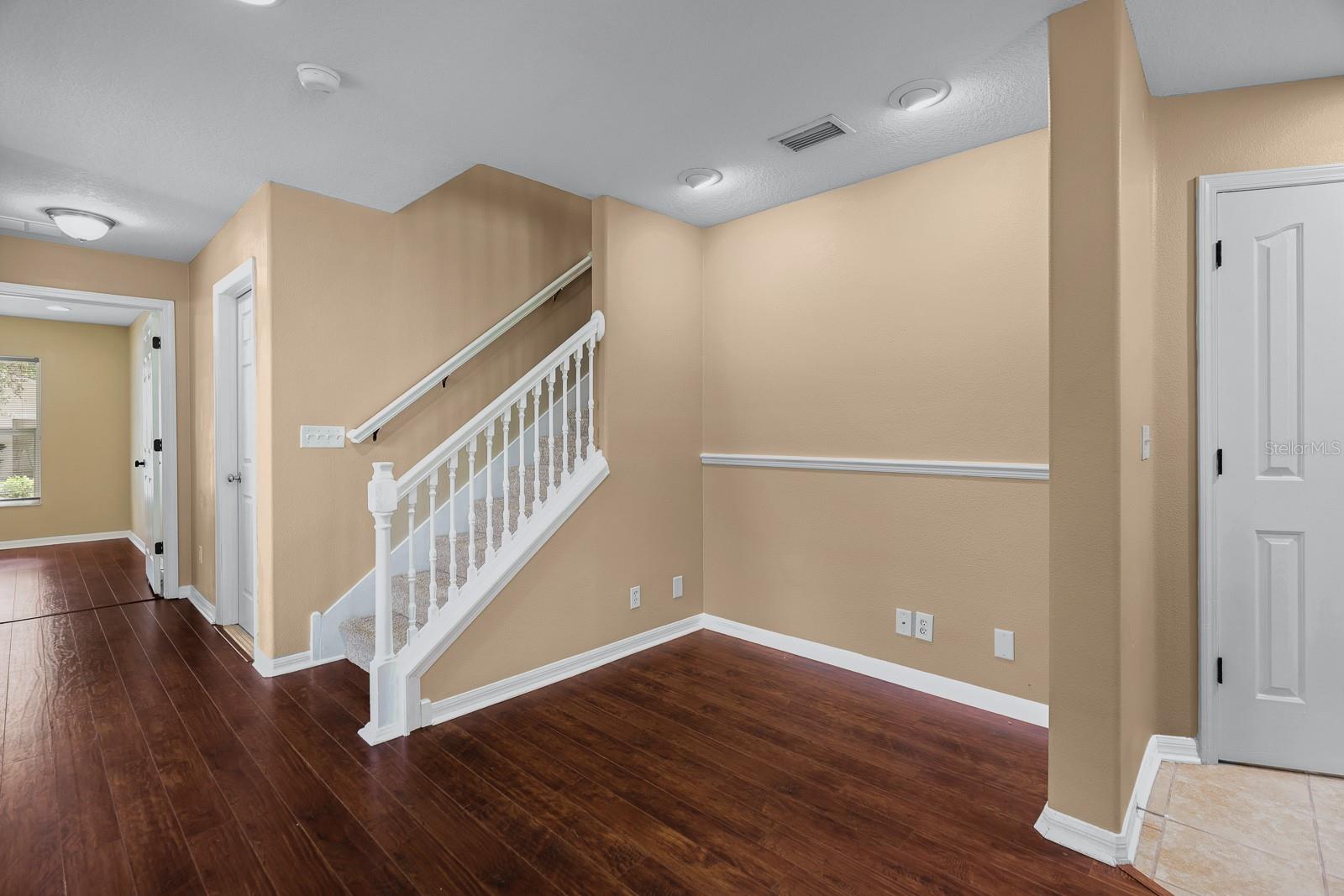 2916 ROYAL TUSCAN LN — photo 8
