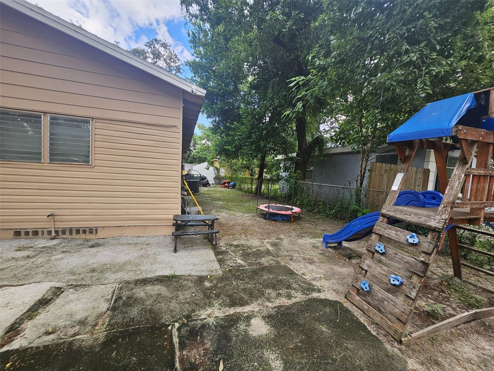 1410 E ANNIE ST — photo 11