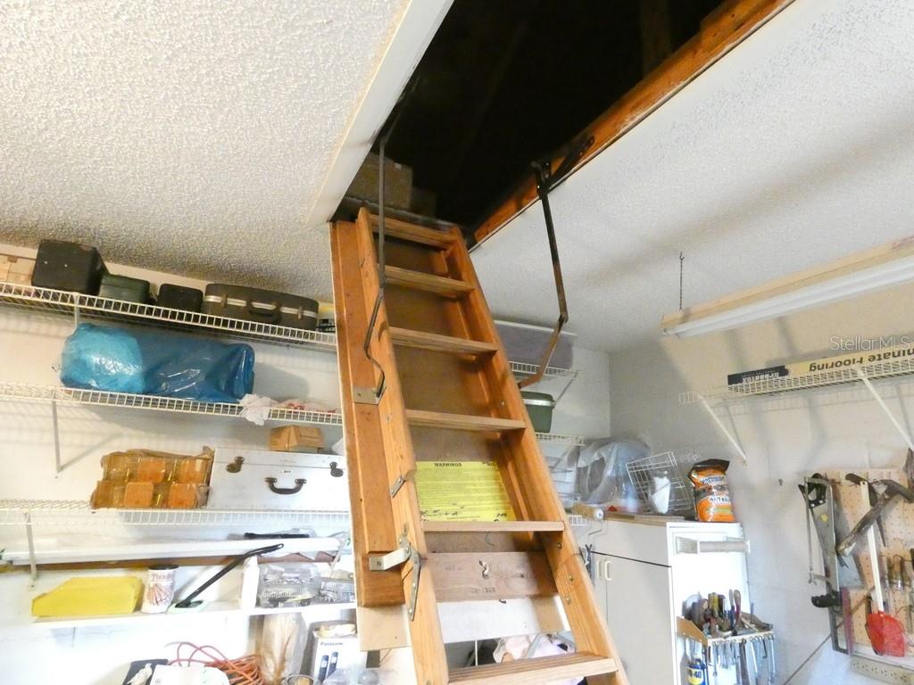 945 MADRID DR — photo 28