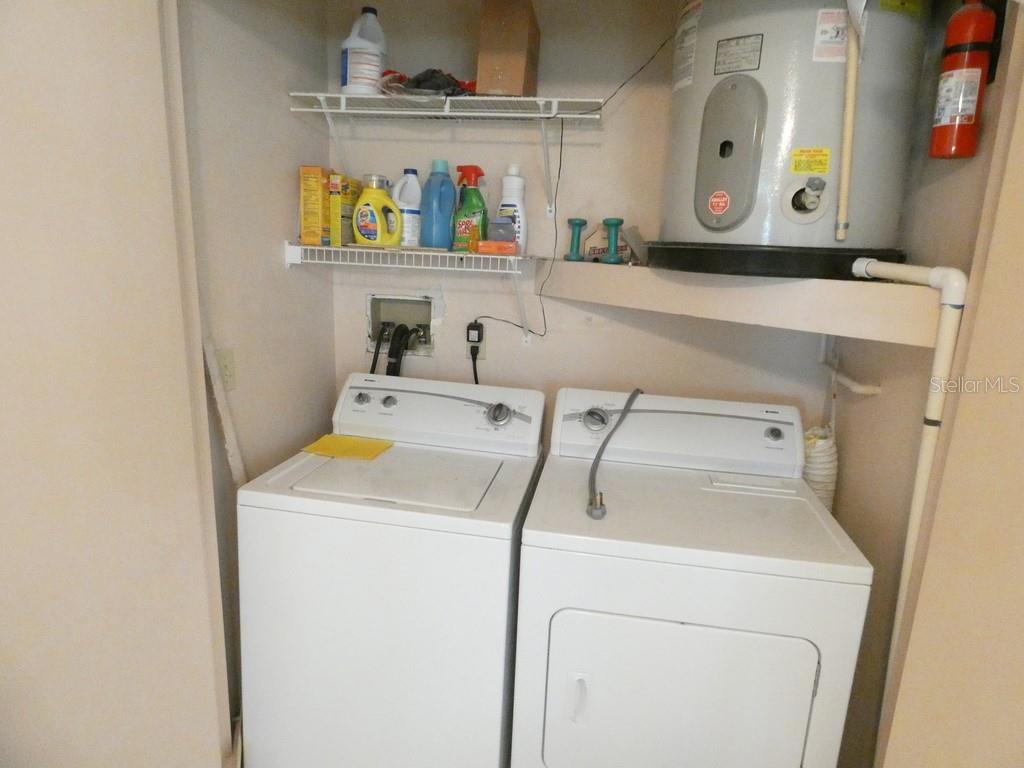 945 MADRID DR — photo 14